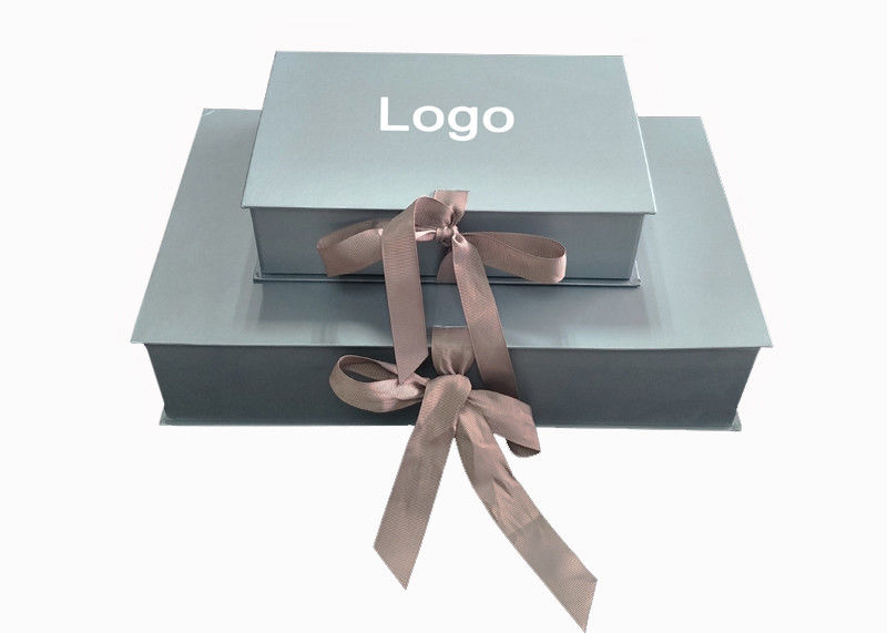 Kabartmalı Logo ile Özel Metalik Renk Bebek Giysileri Ambalaj Kağıt Hediye Kutusu Tedarikçi