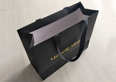 Çin Geri Dönüşümlü Siyah Kağıt Alışveriş Çantaları Butik Baskılı Hassas Hassas Fabrika